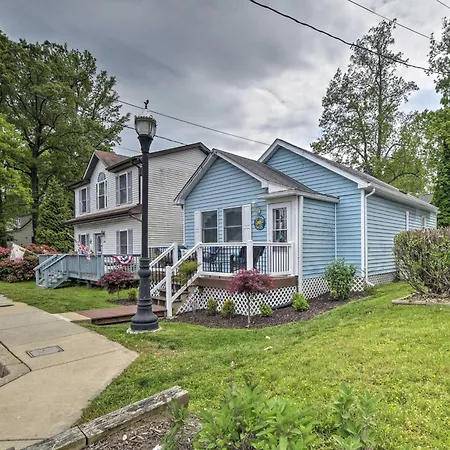 Coastal Pet-Friendly Cottage Less Than Half Mi To Beaches